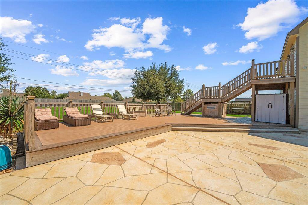 Large Sun Deck