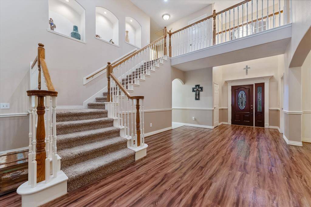 Gorgeous stairway and entry