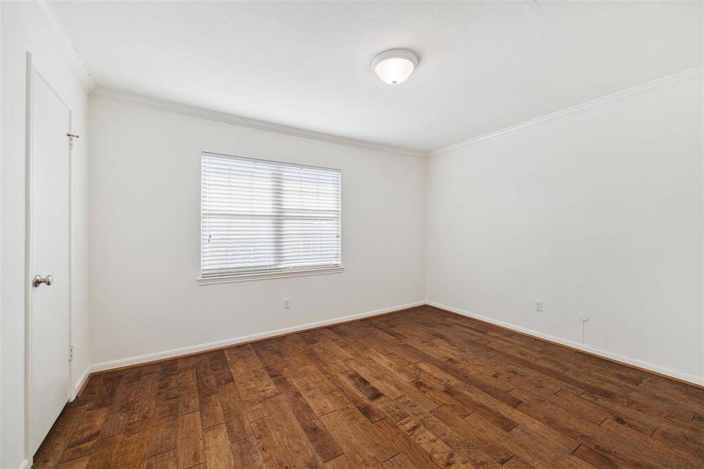 Another view of the secondary bedroom.