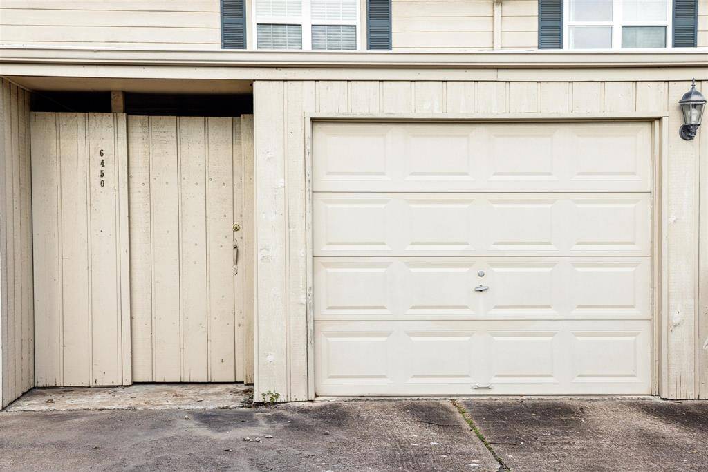Private garage connects to your fully enclosed patio which takes you directly into your home!