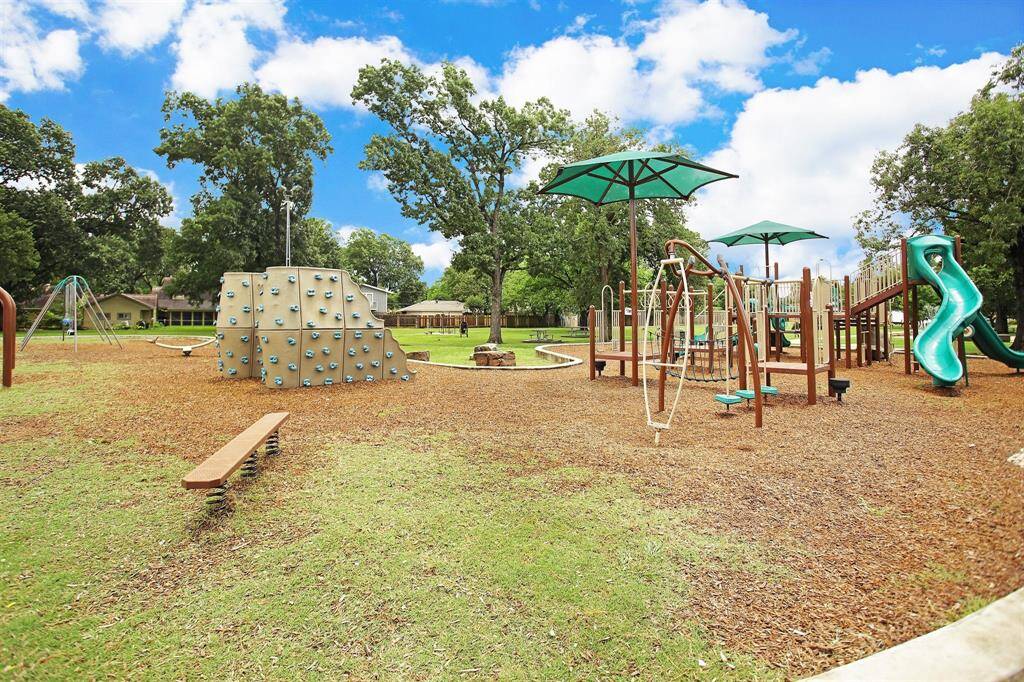 Located in the heart of Lazybrook/Timbergrove, and right outside your backyard, Jaycee Park is anchored by a large playground.