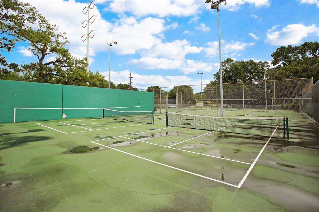 Improve your backhand at Jaycee Park’s tennis and pickleball courts.