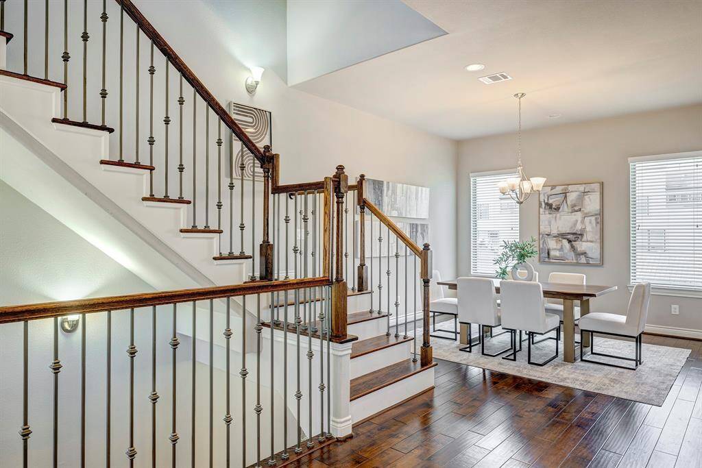 Architectural details of the staircase up to the top floor.
