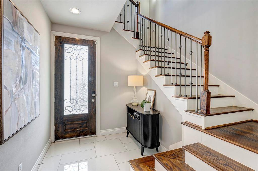 Entryway is an impressive way to greet guests.