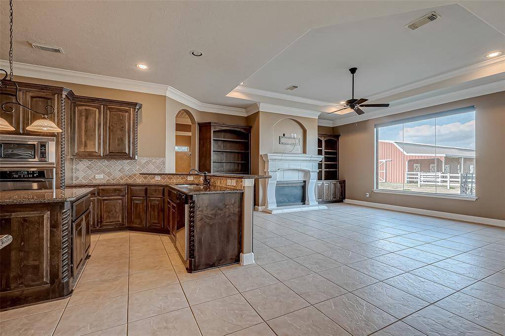 The floor plan is openly designed which provides an easy flow into main areas.