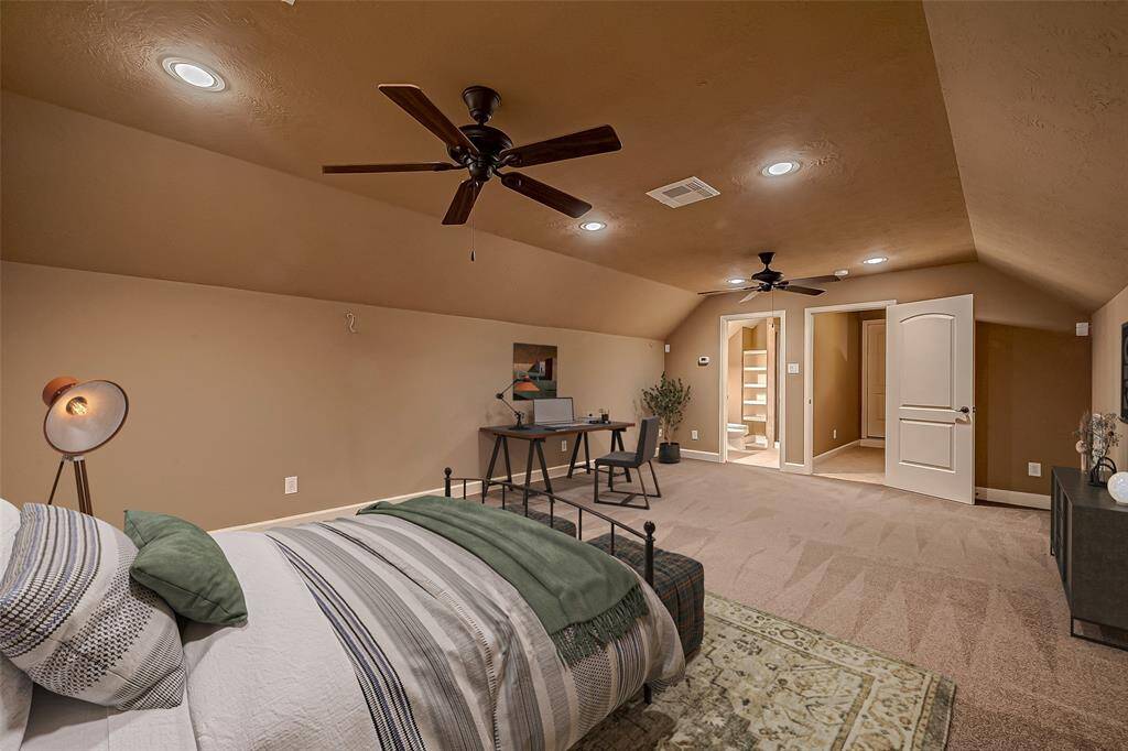 This room has been virtually staged (upstairs room)