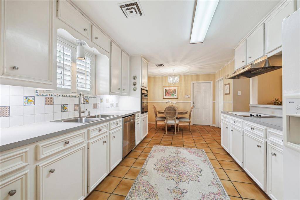 Large Kitchen
