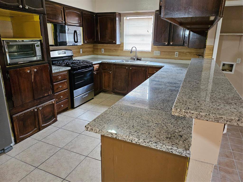 Upgraded granite kitchen countertop