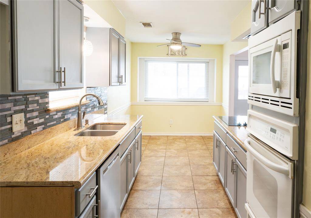 A well designed kitchen makes preparing and cooking meals a breeze.