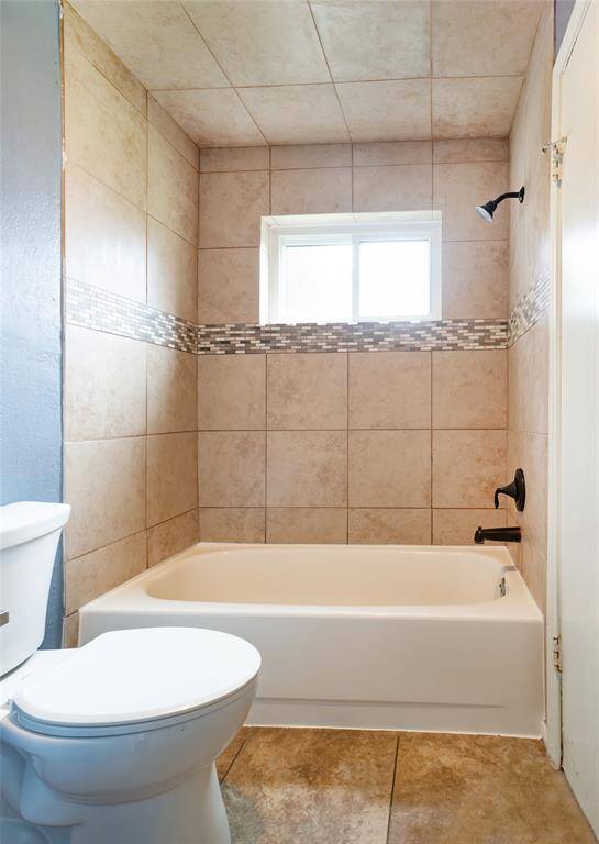 Primary shower/tub combo