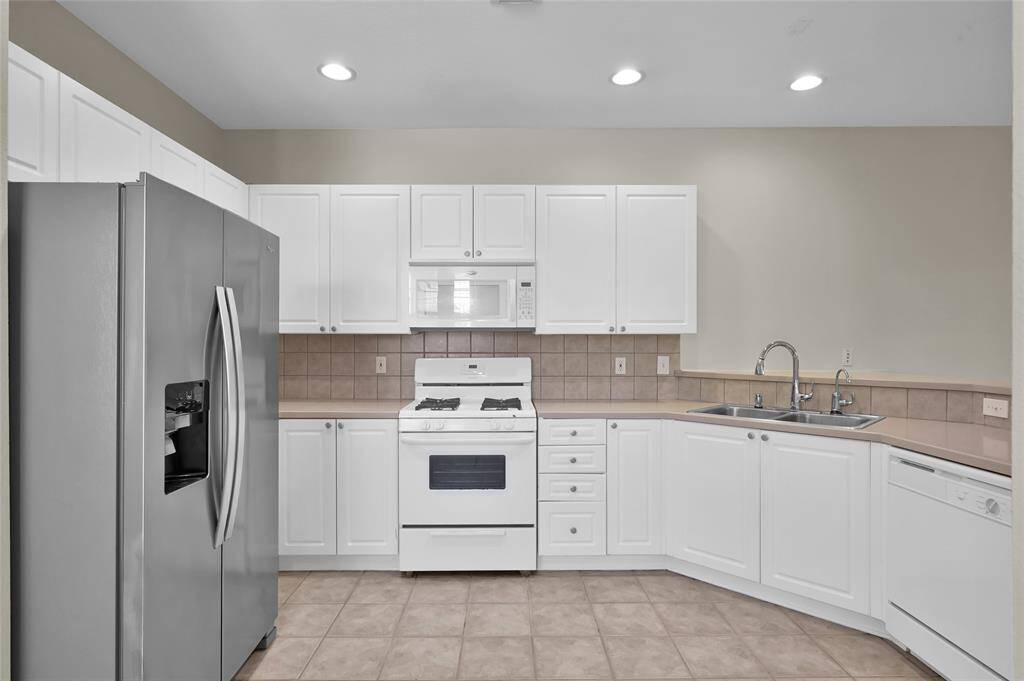 Kitchen other view