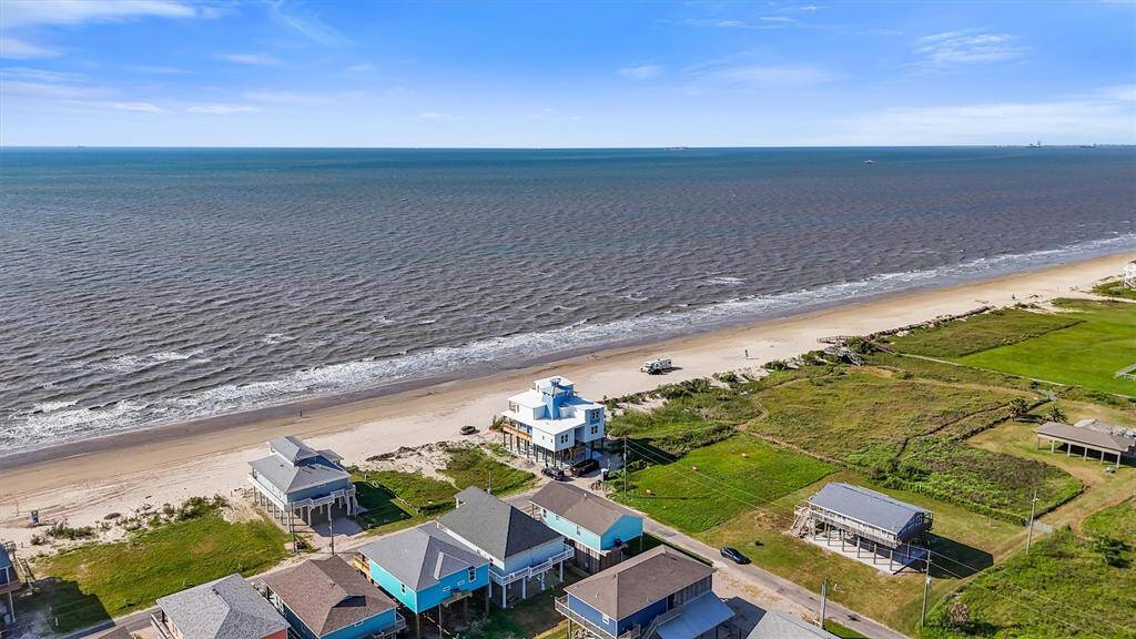 This one-of-a-kind property boasts a premier location on Galveston Island’s beachfront, surrounded by natural beauty and endless Gulf horizons.