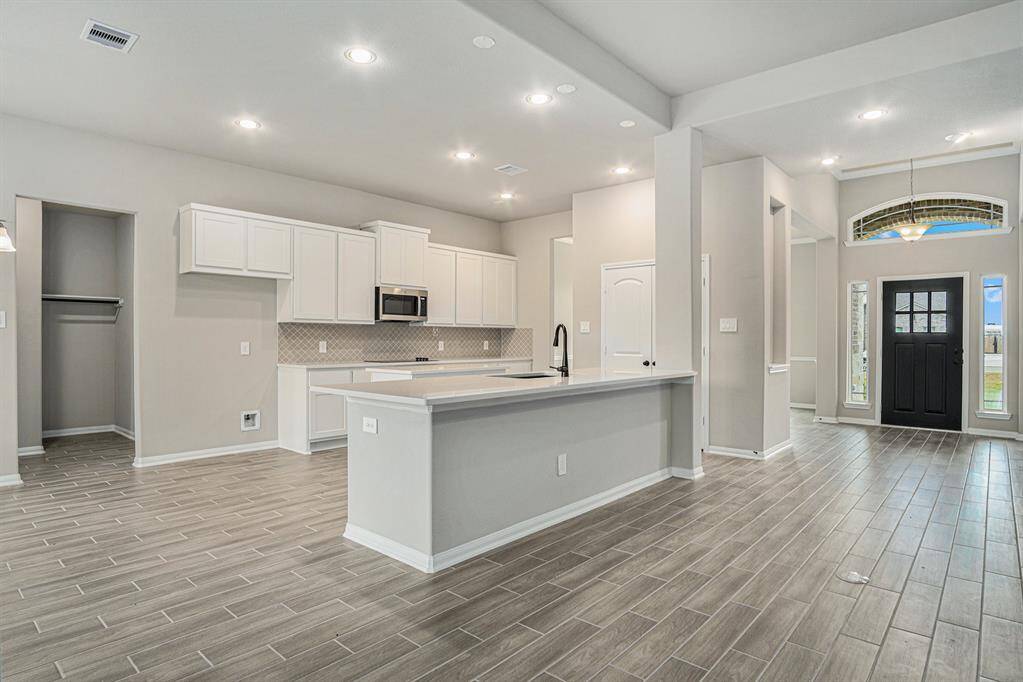 Absolutely Stunning!Brand New! Never Lived In!Hurry, Call today to see this home! Pictures are a representation of Montgomery Floor Plan. Colors & Selections may vary.  Call today for a tour!It has THE WOW factor!