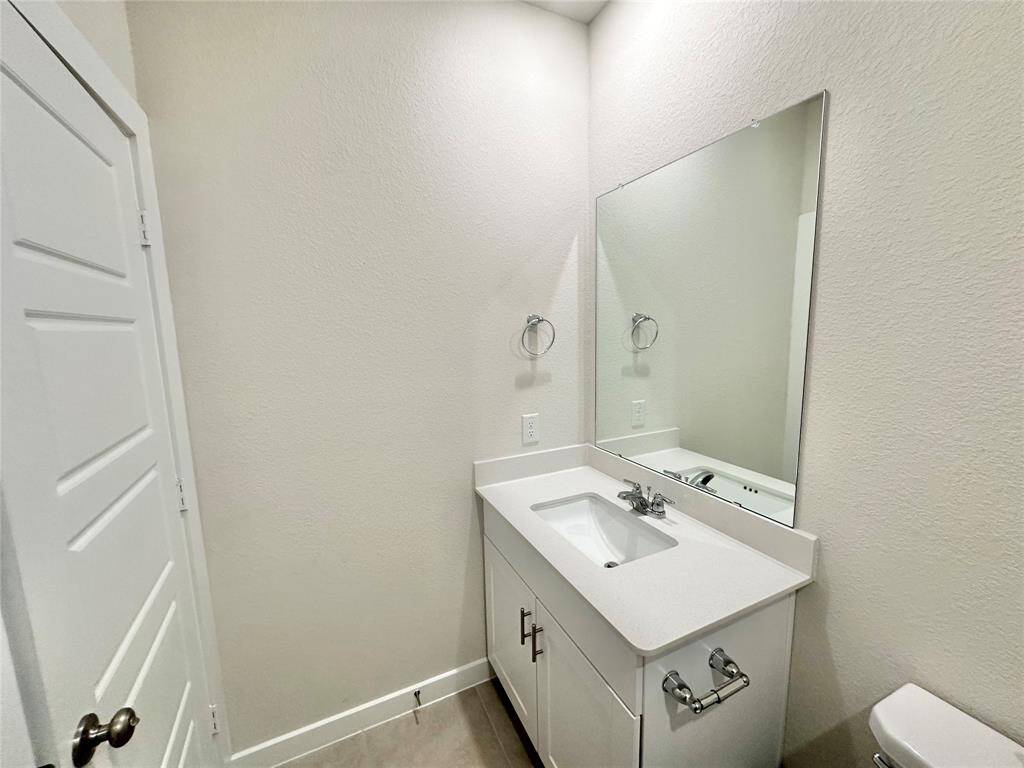 2nd Full Bathroom