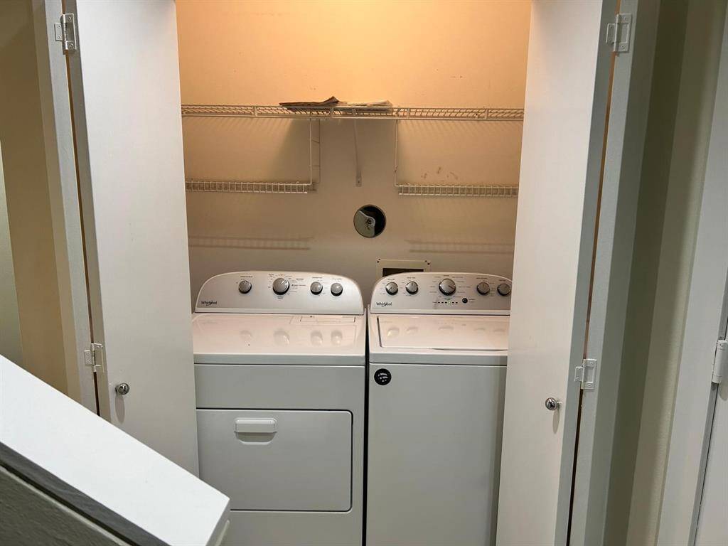 Washer/dryer are included.