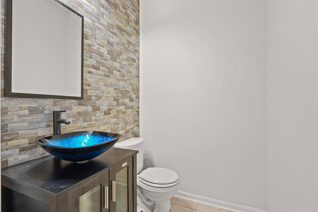 Powder room