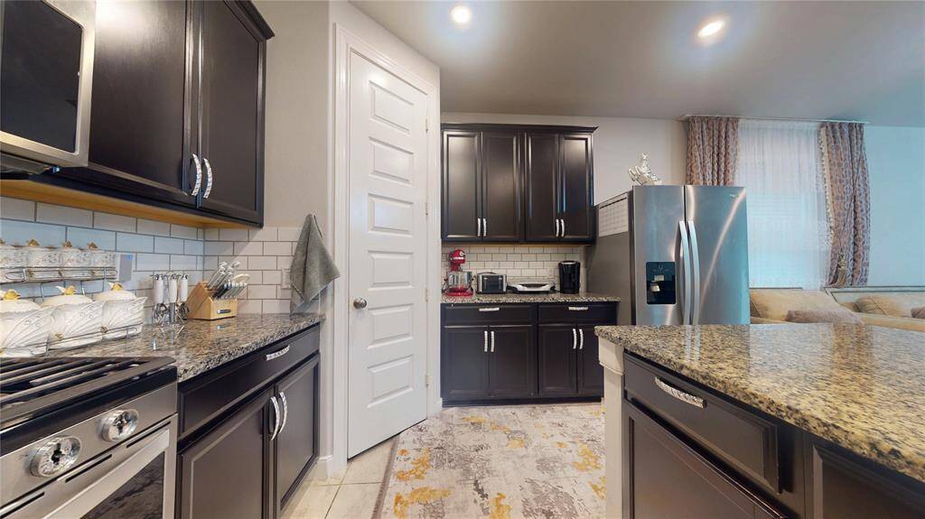Well maintained Kitchen.