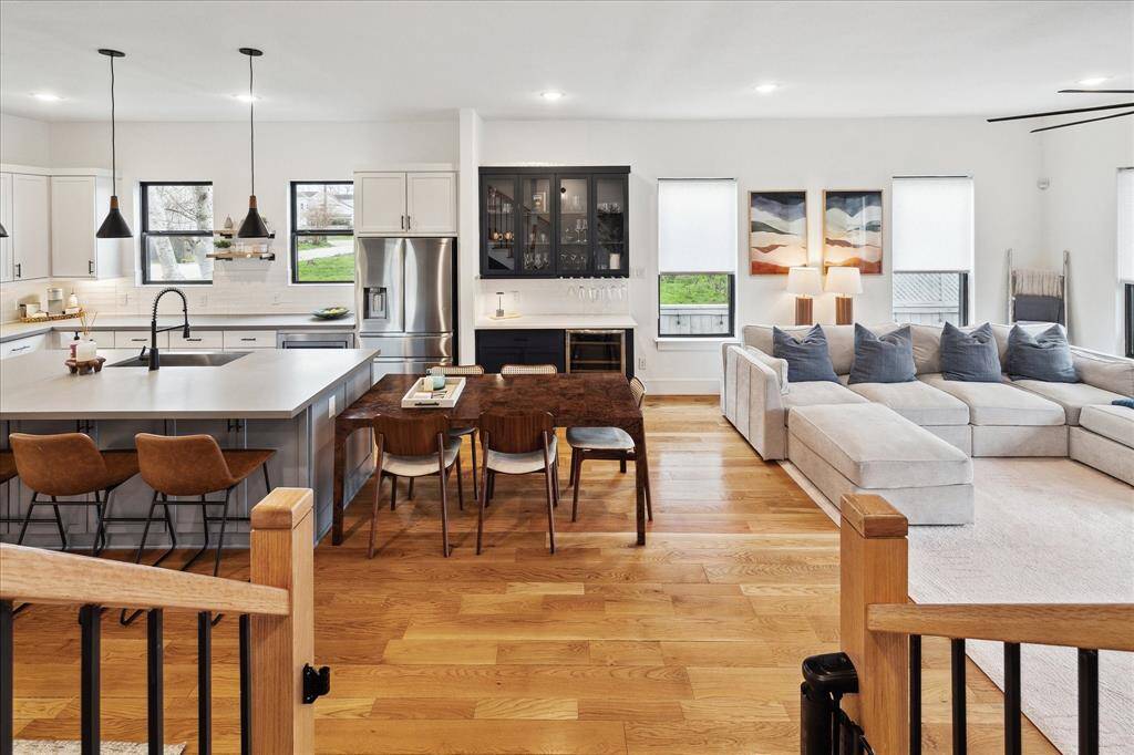 Bar or Butler Pantry conveniently located between the kitchen and living rooms