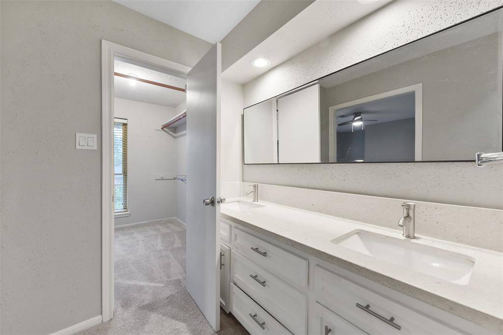 Walk-in closet