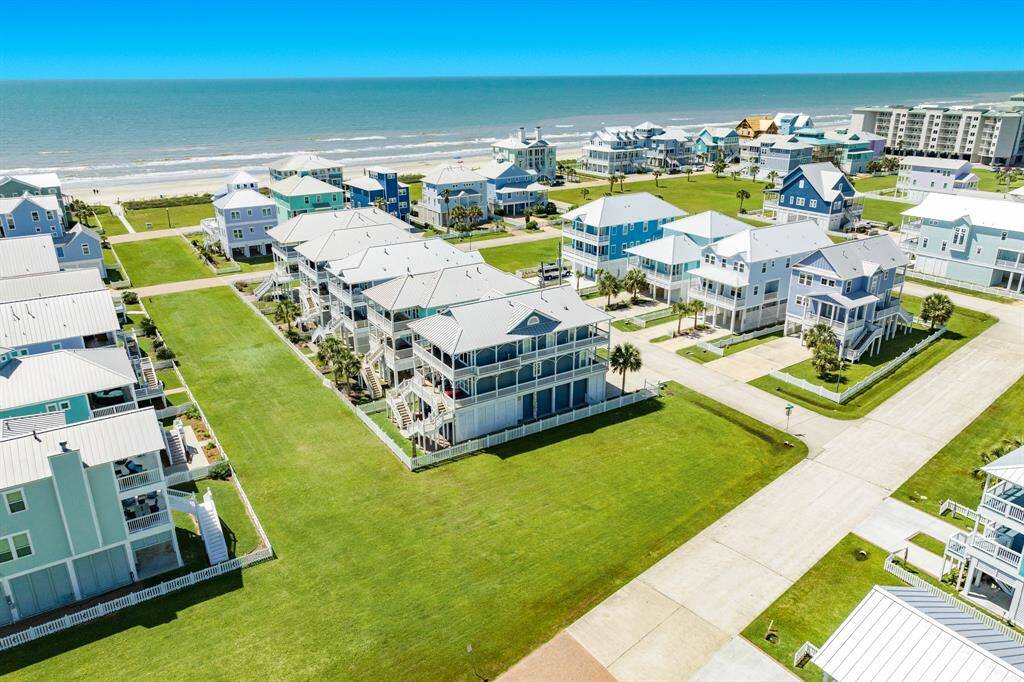 Beautiful lot available in picturesque Beachside Village