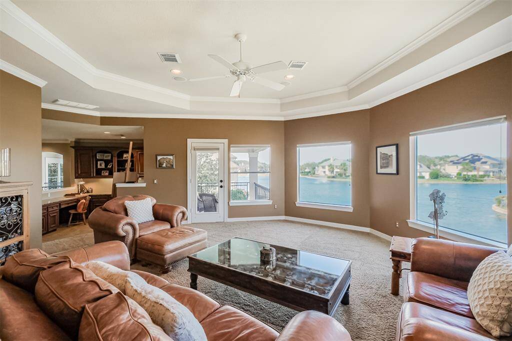 The spacious upstairs family lounge allows for a casual adult space to engage in cozy coffee or wine time with views that can only truly be appreciated in person.