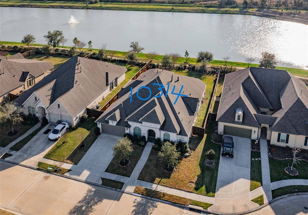 this view also shows one of the 3 fountains , great place to enjoy this view is from your very own covered patio