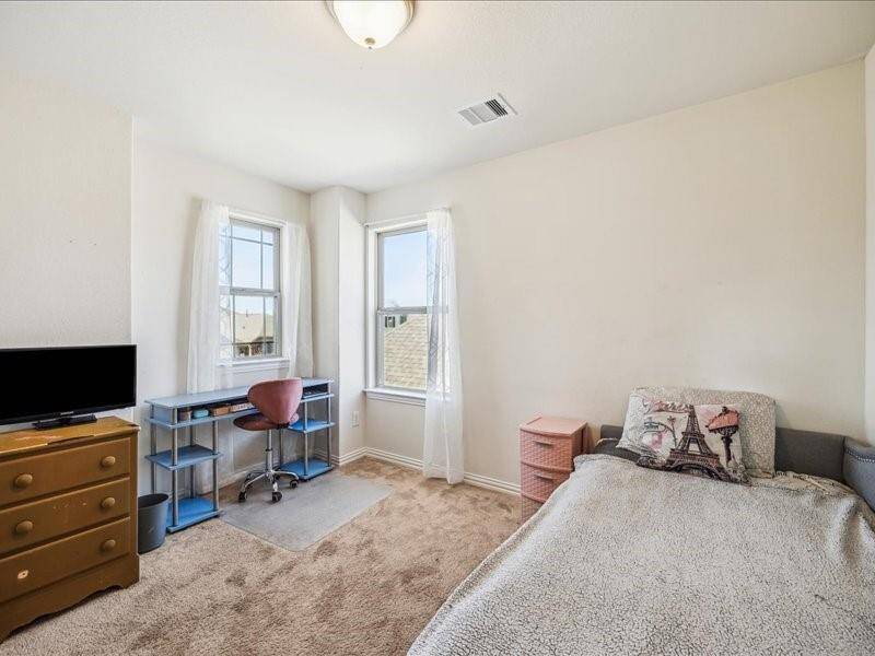 Secondary bedroom