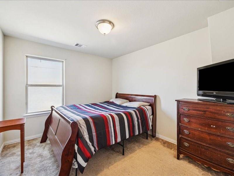 Secondary bedroom