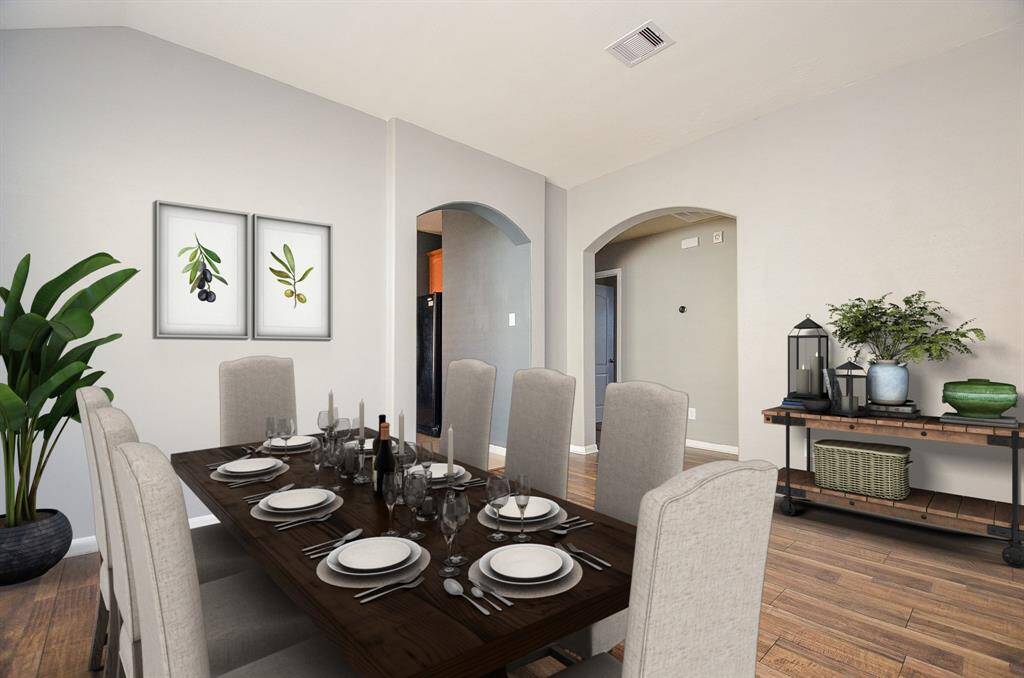Dinning room virtually staged