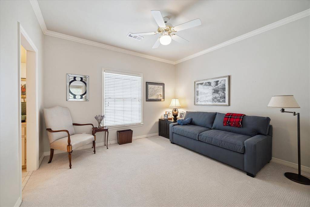 Secondary bedroom