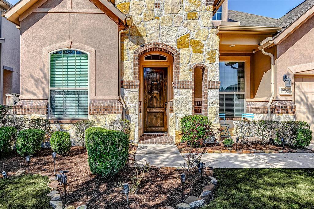 Elegant stone and stucco elevation