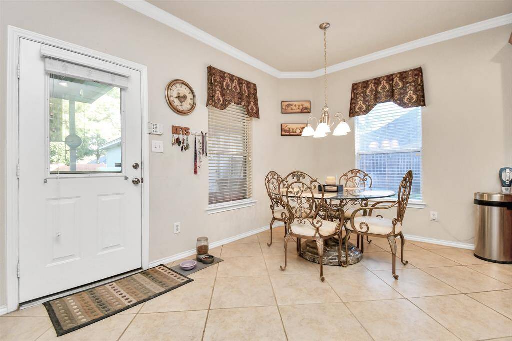 Breakfast area