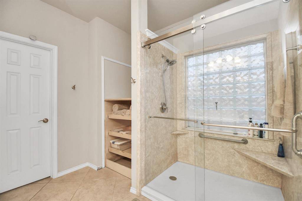 Custom large primary Walk-in Shower