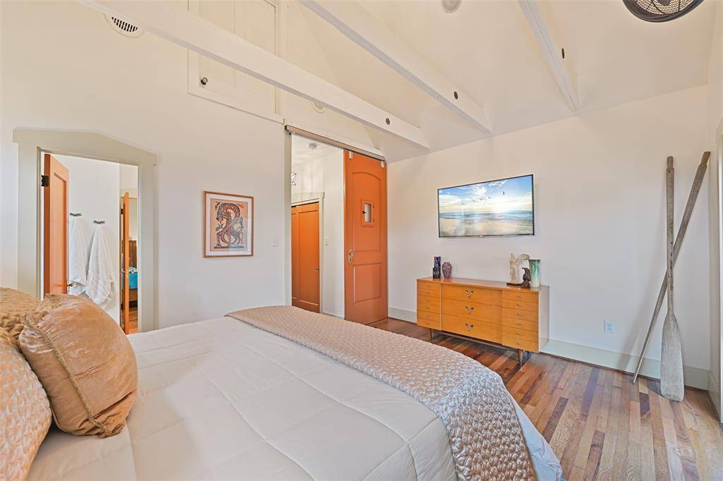 9' barn door in main bedroom