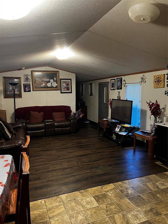 MH 1002 sqft