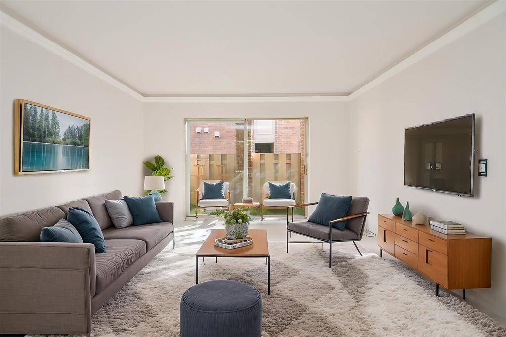 Living Rm Virtually Staged