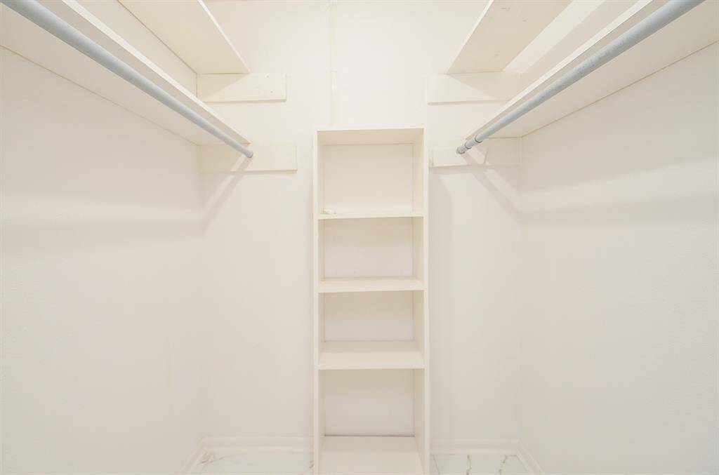Walk-in Closet