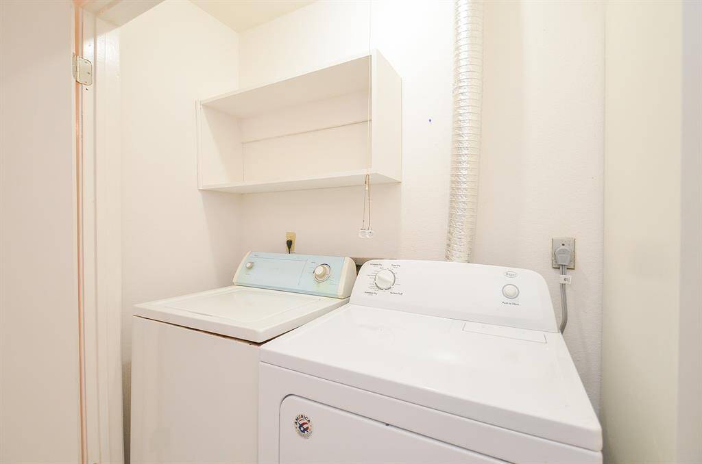 Full Size washer-dryer pair