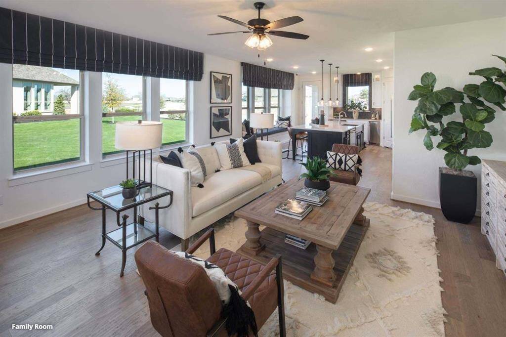 Family Room (Representative)