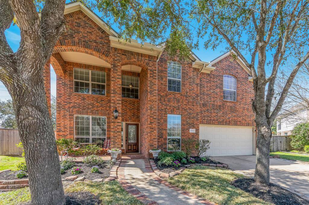 This stunning two-story Meritage home offers a spacious layout with 4 bedrooms and 2.5 bathrooms, perfect for growing families. Located on a quiet cul-de-sac lot in the highly sought-after Bridgeland community, this home provides both privacy and tranquility. Oversized front porch with views of the community greenbelt.