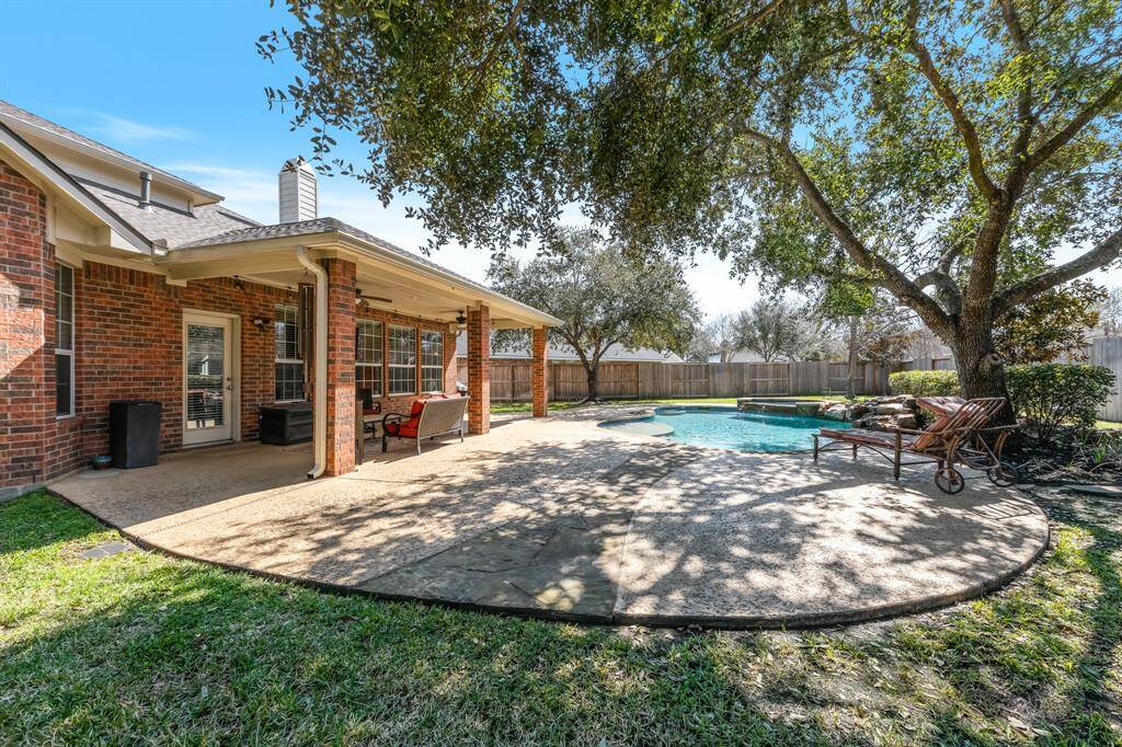 The backyard offers plenty of space for various outdoor activities, with ample decking that’s perfect for lounging, grilling, or entertaining guests. It’s an ideal area for enjoying the outdoors and making lasting memories.
