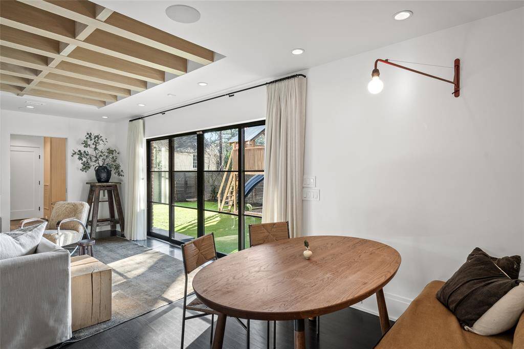 Breakfast nook