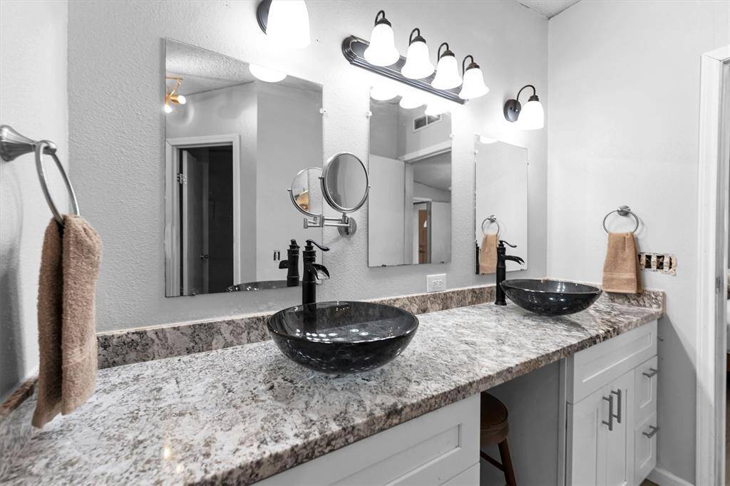 Great space for getting dressed in the morning