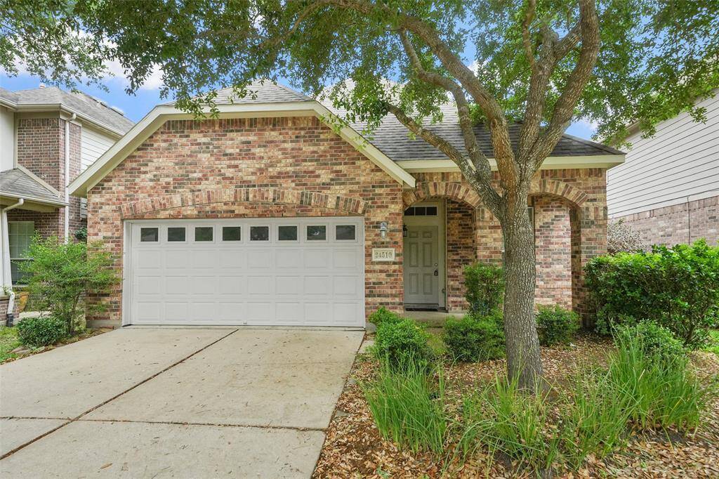 Welcome to 24510 Foxberry Glen Ln in the highly sought after Cinco Ranch community!