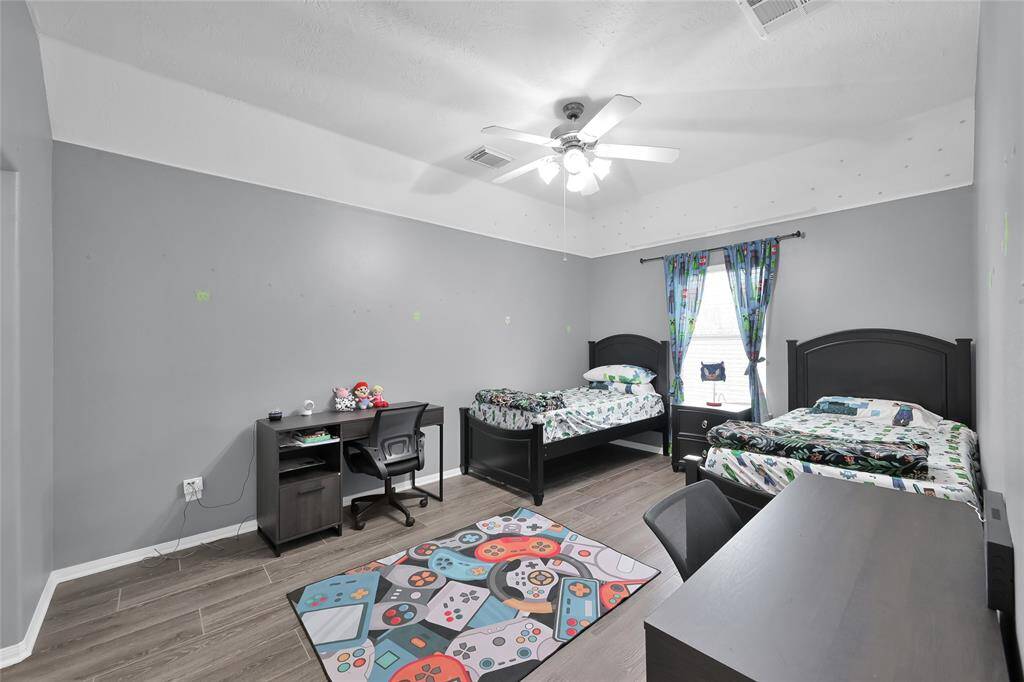 Extra large secondary bedrooms