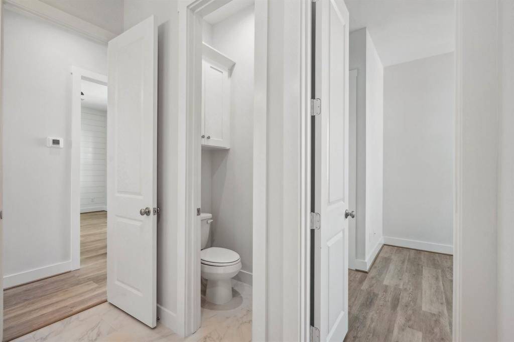 Access to the bath from guestroom #3