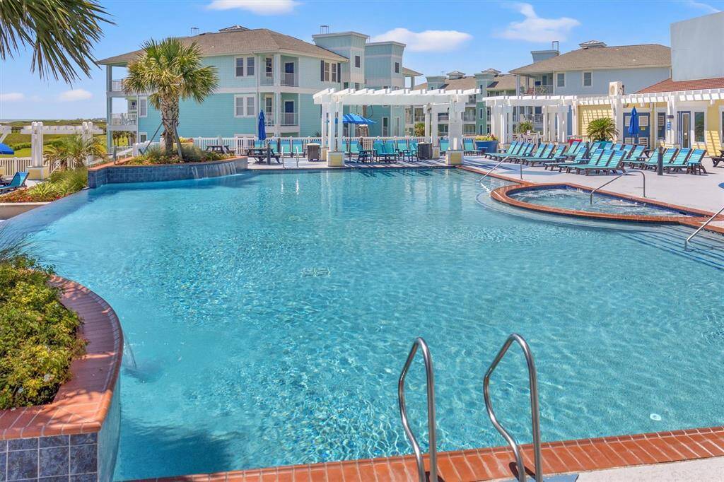The Pointe West complex.