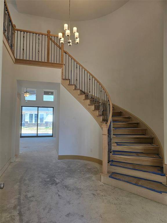 Hardy Moden Entrance
