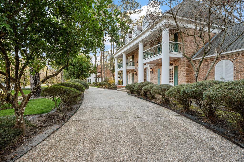 This is my favorite photo... A Beautiful Georgian style classic home!