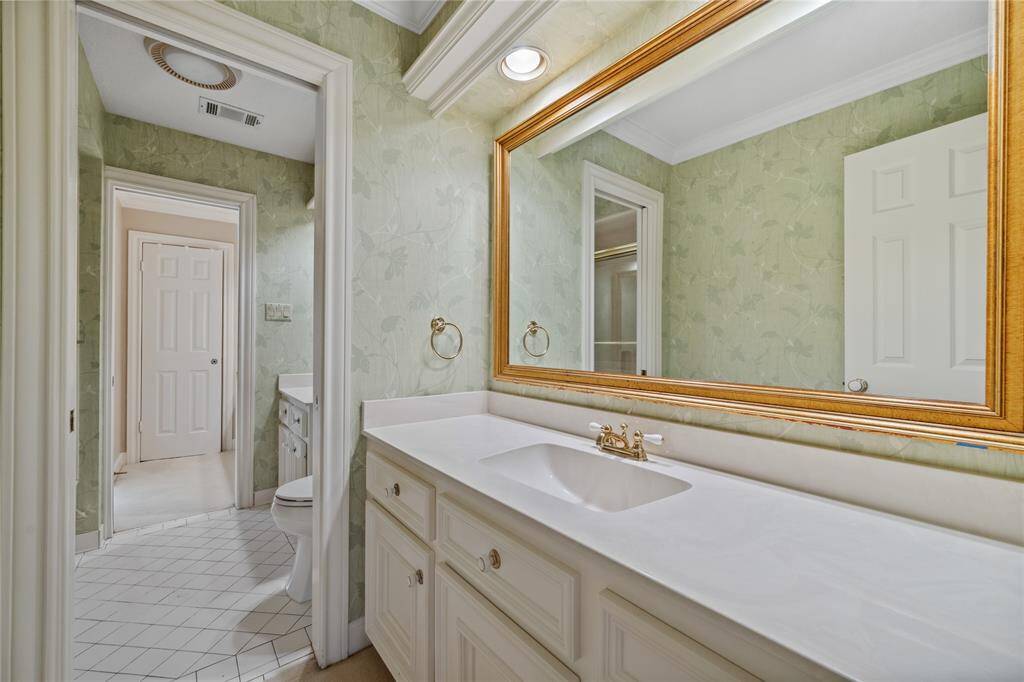 Vanity and bath area between 2 bedrooms up....